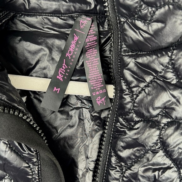 Betsy Johnson Quilted Neoprene Hybrid Work Out Vest In Size Medium - Picture 3 of 5